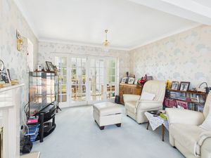 Sitting Room- click for photo gallery